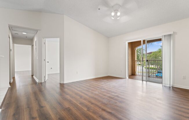 2 beds, 1 bath, 1,015 sqft, $2,050, Unit 08 - 823