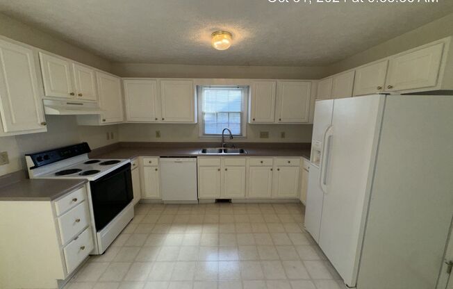 3 beds, 2 baths, $1,650