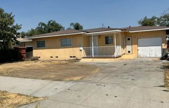 3 bedroom 1 Bathroom Home in Colton