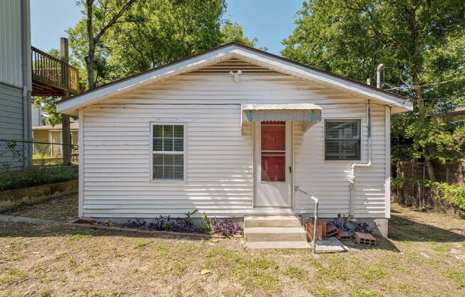 1906 E 9 ST