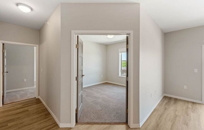 3 beds, 2 baths, 1,421 sqft, $1,500, Unit 307