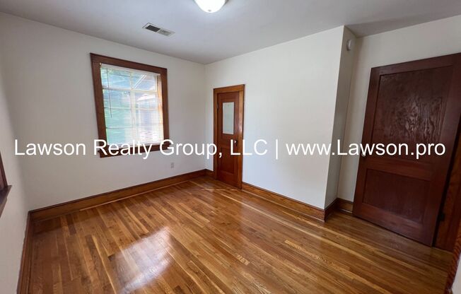 2 beds, 1 bath, $1,395