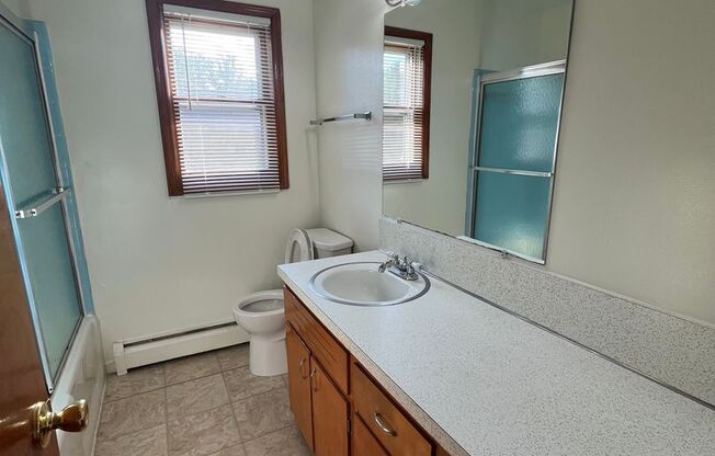 2 beds, 1 bath, 903 sqft, $1,290, Unit E-6