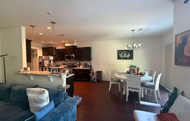 530 WHITWORTH LN