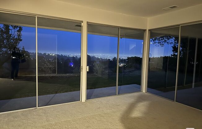 1212 ROBERTO LN