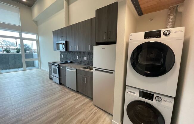 Studio, 1 bath, 515 sqft, $1,485, Unit 105