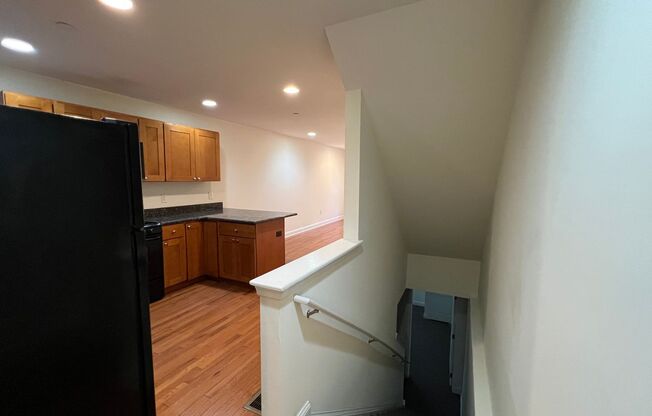 4 beds, 2 baths, $1,400, Unit Unit A