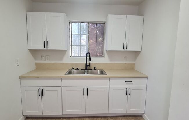 1 bed, 1 bath, 850 sqft, $1,950