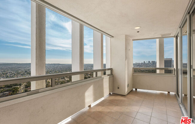 5670 Wilshire Blvd