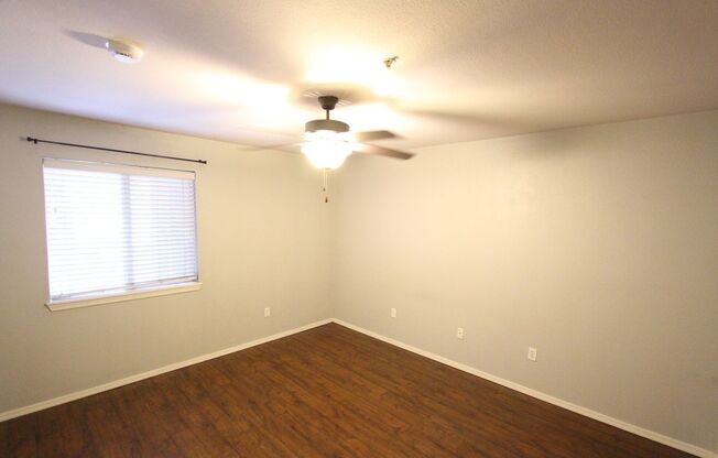 1 bed, 1 bath, $1,600, Unit # 8 163