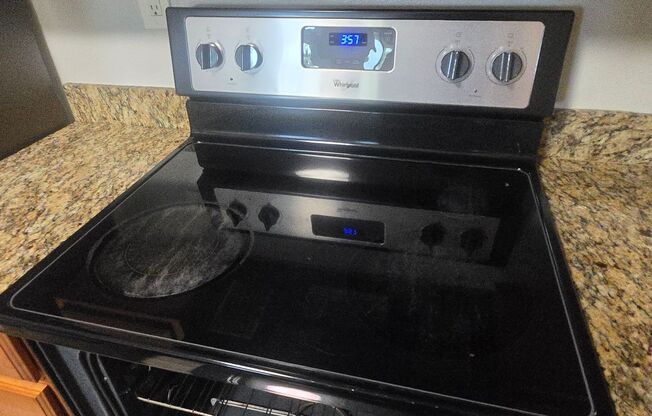 4 beds, 2 baths, $3,500, Unit Unit 113