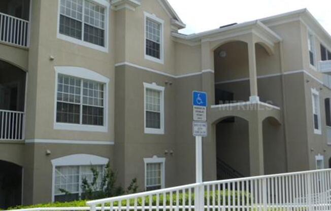 HALF OFF FIRST FULL MONTHS RENT! 3 Bedroom/2 Bathroom Condo in Brantley Terrace!