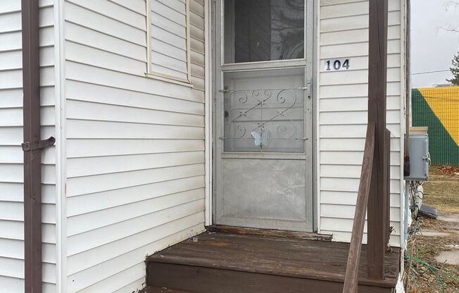 Studio, 1 bath, $590, Unit #104