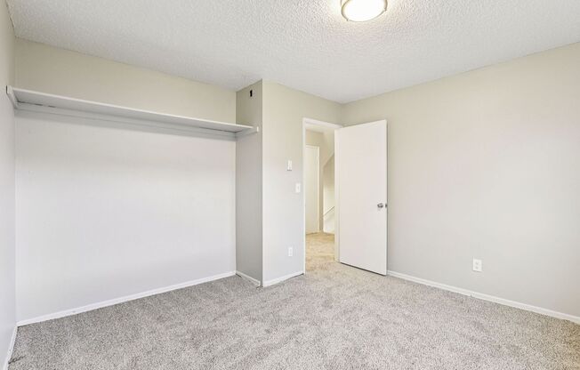 3 beds, 1.5 baths, 963 sqft, $1,749, Unit D-03