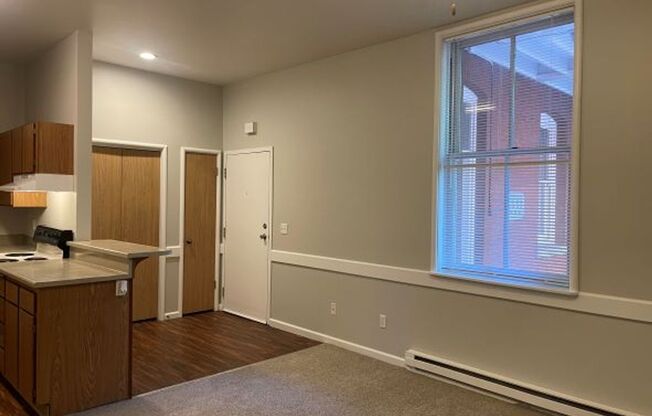 1 bed, 1 bath, 616 sqft, $1,250, Unit 1530