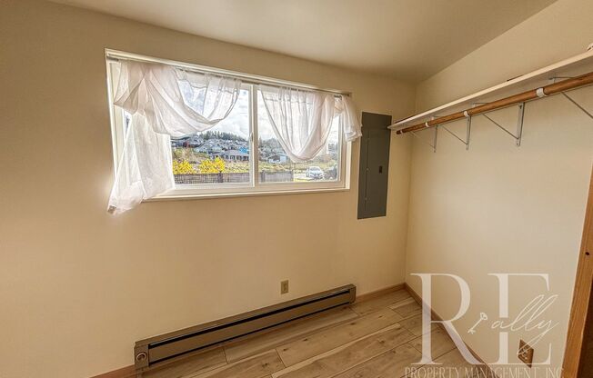 2 beds, 1 bath, $3,000