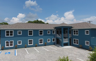 A 2018 new construction, energy efficient apartment building. Walk across the street to Sarasota Memorial Hospital, 2016 designated Level II trauma center, 7th most walkable neighborhood in Sarasota.
