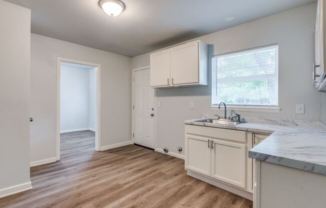 3 beds, 1 bath, $1,699