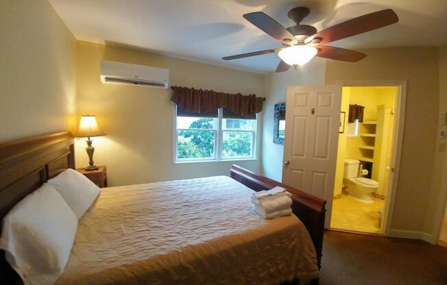 1 bed, 1 bath, 700 sqft, $4,950