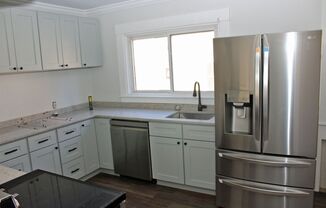 2 beds, 1 bath, 870 sqft, $1,800, Unit D