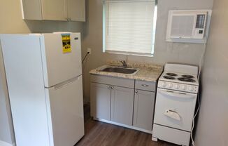 Studio, 1 bath, 400 sqft, $795, Unit 08