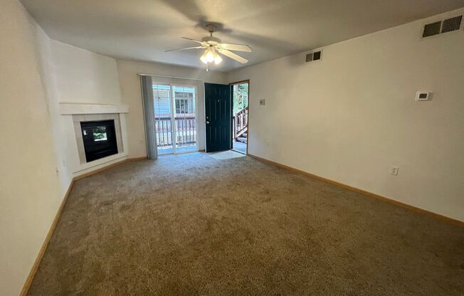 Great Condo Near Campus West