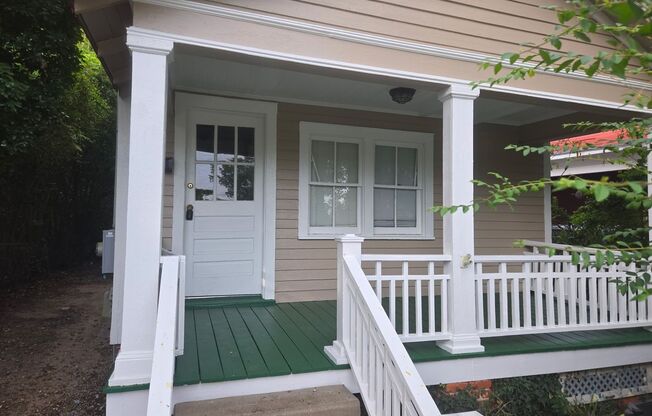 611 Johnson Street- Historic Downtown living! New paint and flooring throughout! New appliances!