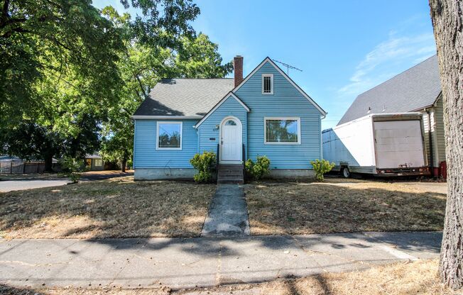 RENT SPECIAL: $500 Off First Full Month's Rent With One Year Lease! ~ 495 21st St SE