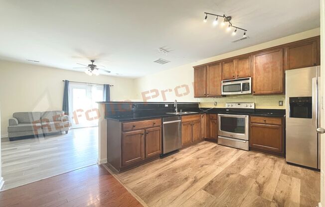 3 beds, 2.5 baths, $1,635, Unit #510