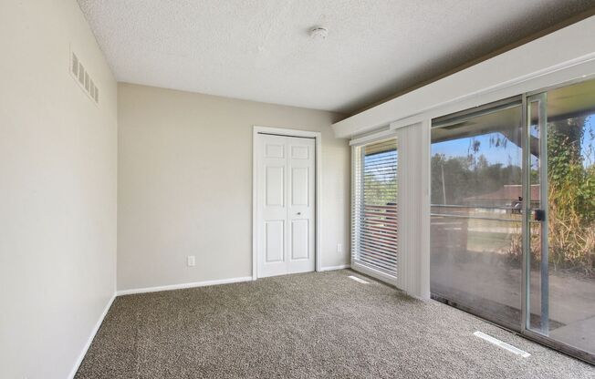 1 bed, 1 bath, 564 sqft, $785, Unit 55B