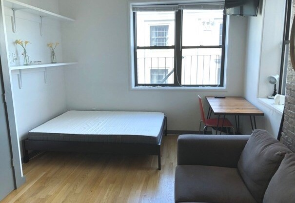 Studio, 1 bath, $2,600, Unit 62