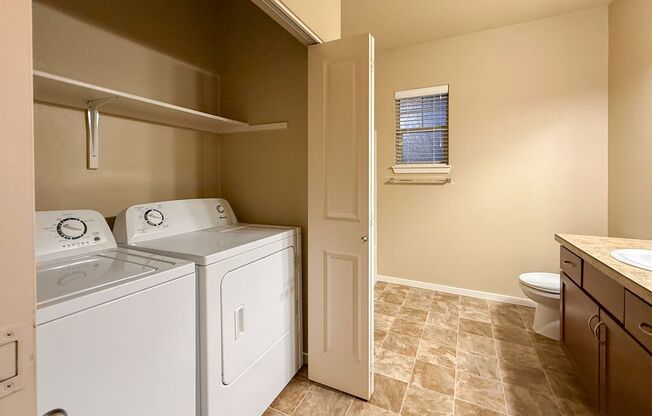 2 beds, 2 baths, 1,090 sqft, $1,600, Unit 501-05