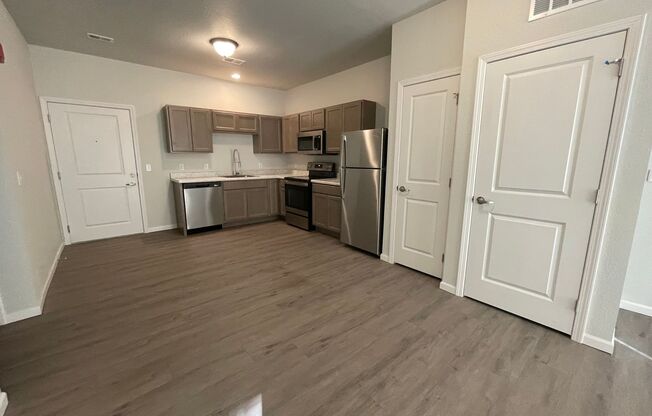 1 bed, 1 bath, 670 sqft, $971, Unit 1140-113