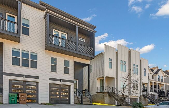 Modern Living in Wedgewood Houston