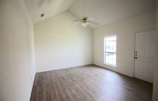 3 beds, 2 baths, $1,295