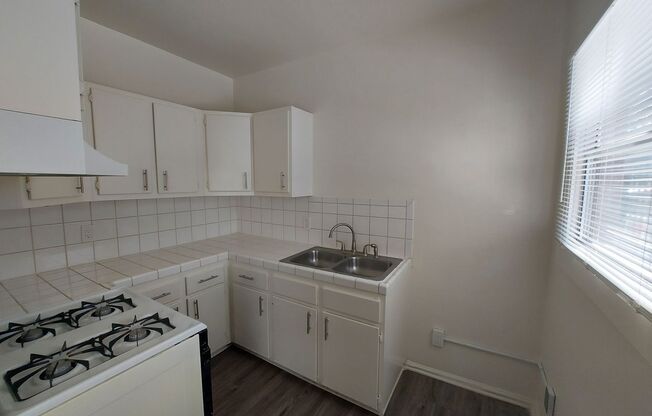 1 bed, 1 bath, $1,695, Unit 5