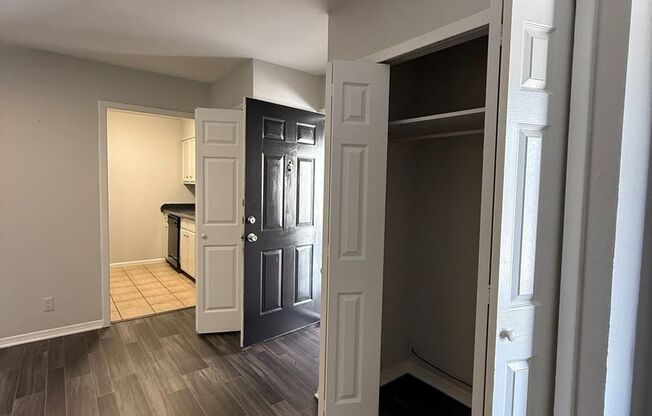 2 beds, 2 baths, 931 sqft, $1,185, Unit 14-1402