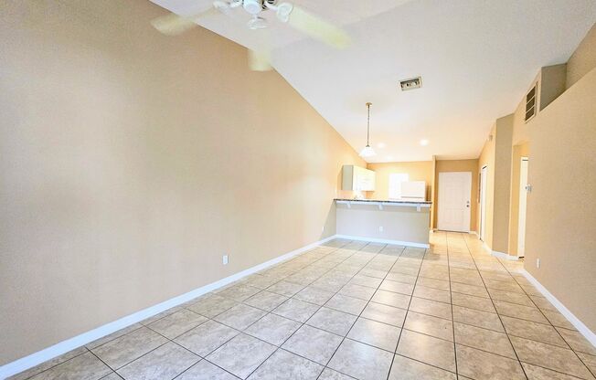 Cozy & Convenient, 3-bed, 2-bath duplex