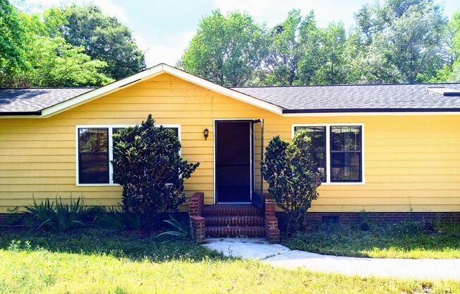 FOR RENT: Beautiful 3 Bed / 2 Bath Spacious Mobile Home