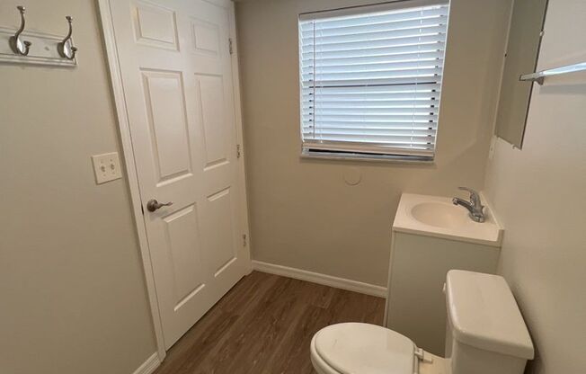 1 bed, 1 bath, 600 sqft, $1,195, Unit 215