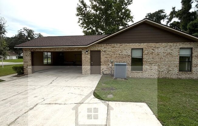 Charming 3BR Home in Country Oaks – Close to West Marion Hospital, Shopping, Dining & WEC