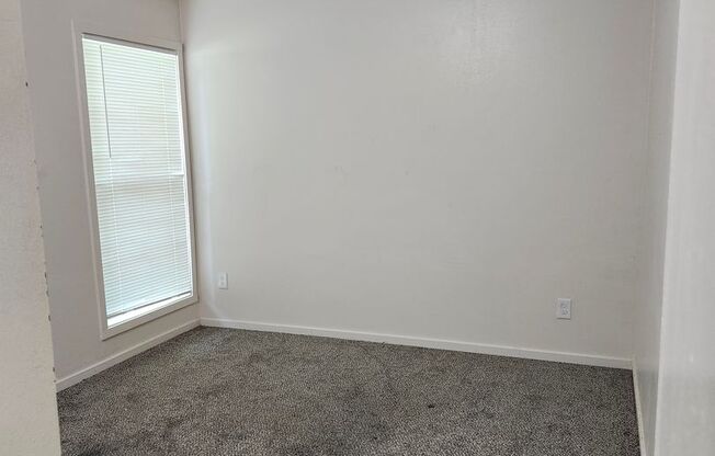 1 bed, 1 bath, 580 sqft, $1,200, Unit 87