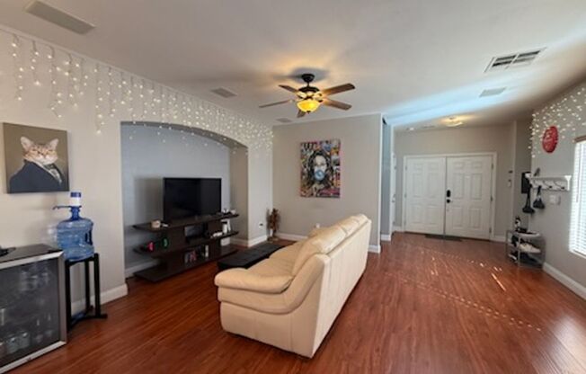 3 beds, 2.5 baths, $2,195