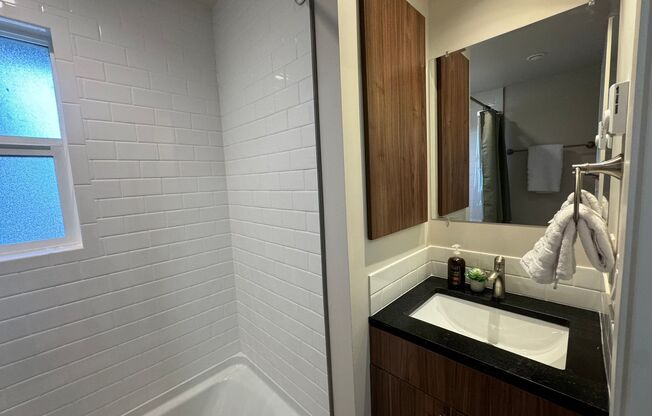 Studio, 1 bath, 389 sqft, $1,500, Unit Unit 6 (STR)