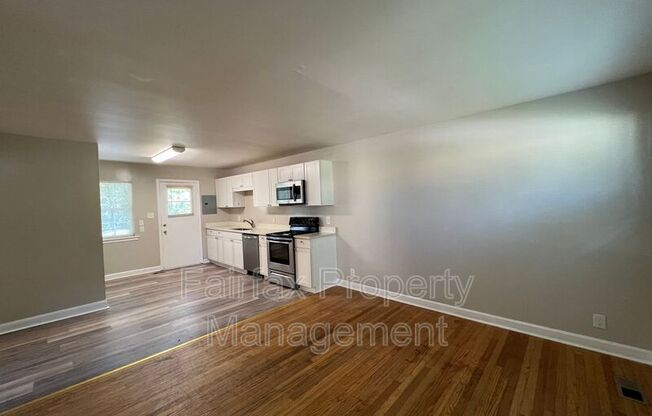 910 MASSEY AVE