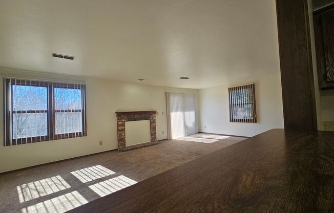 2 beds, 2 baths, 1,034 sqft, $1,299, Unit 1401 018