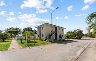 Unfurnished 3 Beds, 2 baths, 1400 Sq.ft.