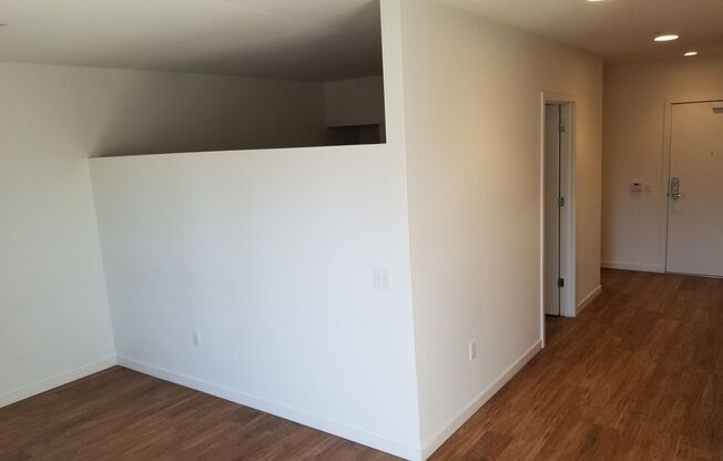 1 bed, 1 bath, 636 sqft, $1,692, Unit 210