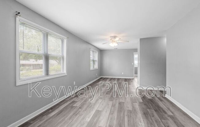 902 ALFRED ST NE