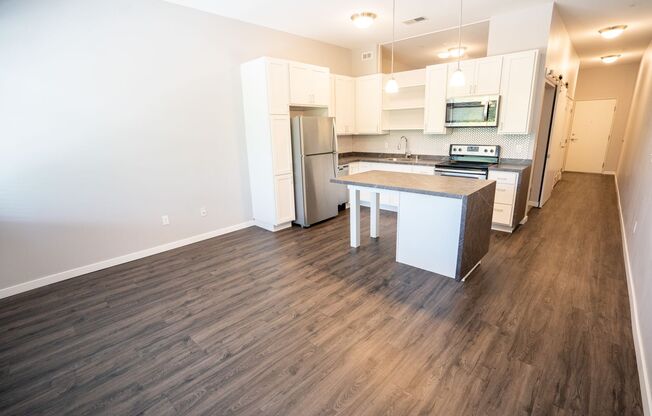 1 bed, 1 bath, 620 sqft, $1,299, Unit 161305